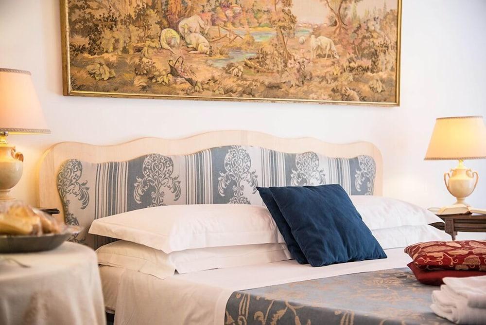 Minerva B&B - Tap to explore photos