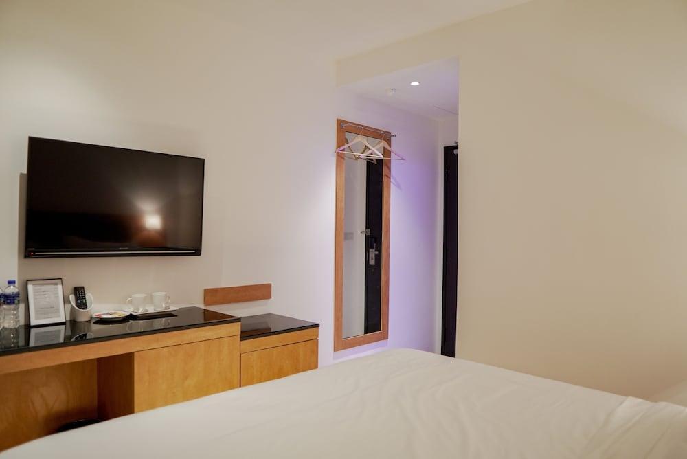 D Loft Hotel Room Type - Premium Room, 1 King Bed, No Windows D Loft Hotel Room Type - Premium Room, 1 King Bed, No Windows