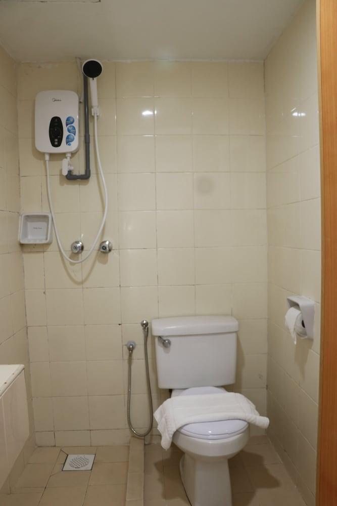 Hotel Seri Putra - Tap to explore photos