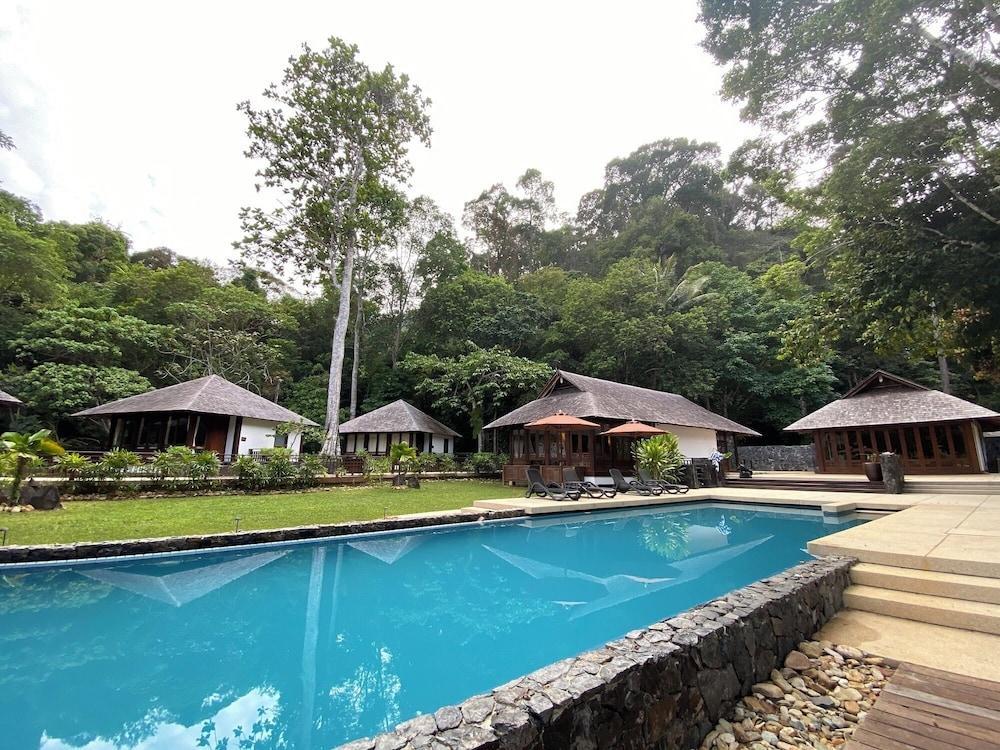 Saujana Private Villas - Tap to explore photos