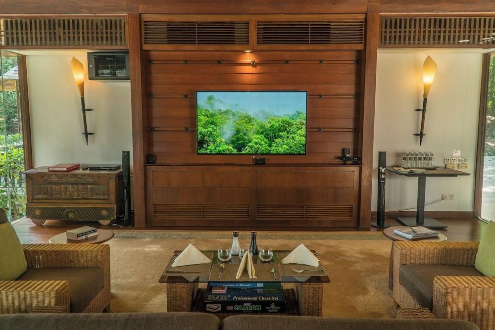 Saujana Private Villas - Tap to explore photos
