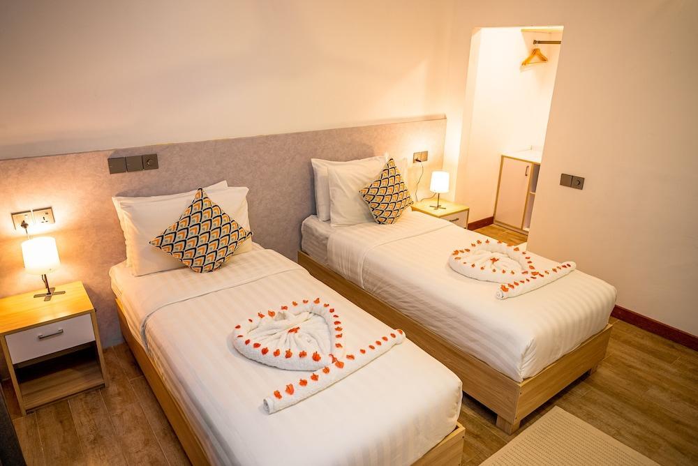 Holiday Crib Room Type - Deluxe Twin Room Holiday Crib Room Type - Deluxe Twin Room
