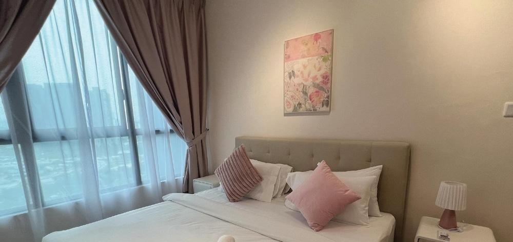 Cubic Botanical Premium Suites atBangsar Room Type - Honeymoon Suite