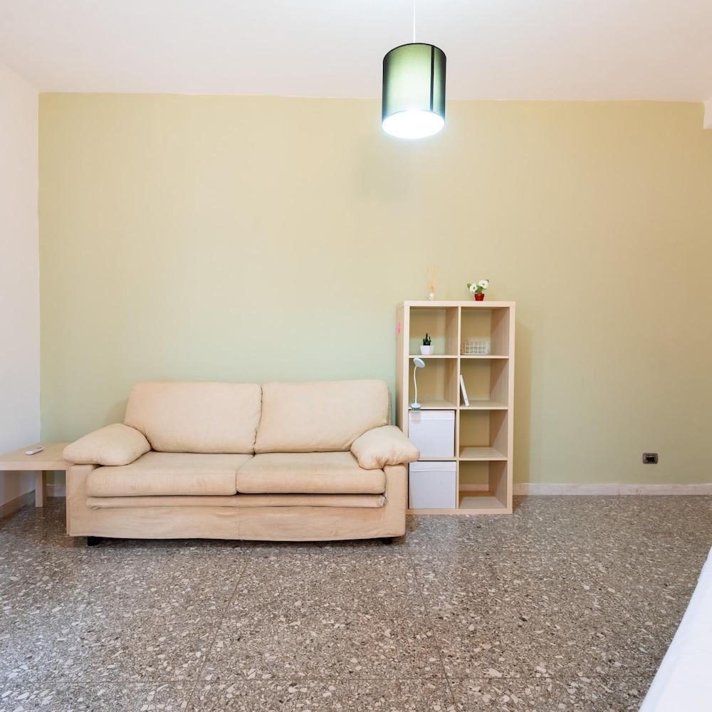 Casa Di Cristina in Rome - Tap to explore photos