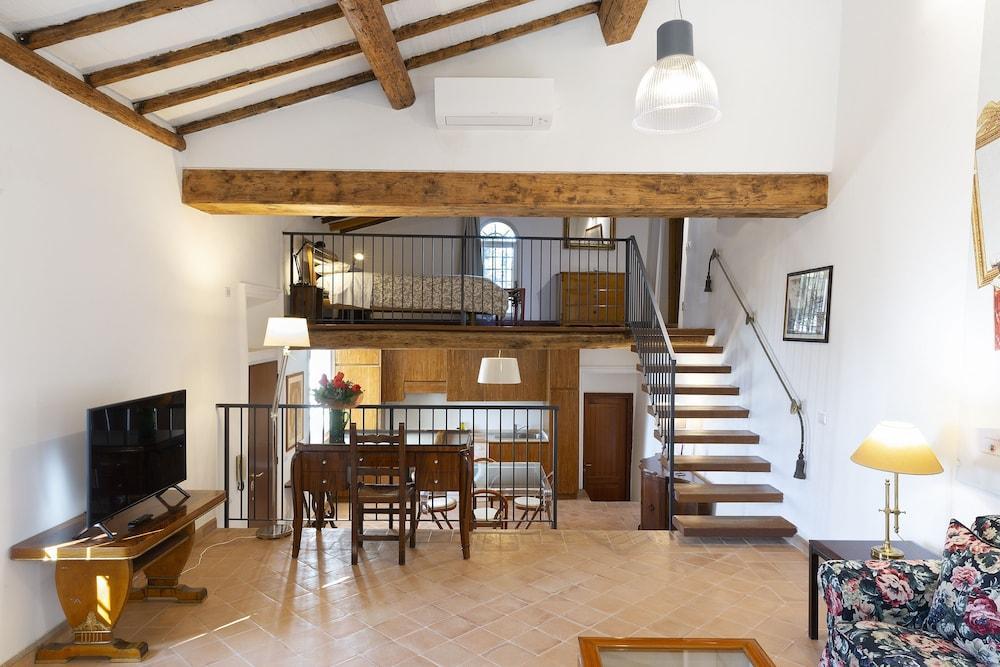 Castello del Duca Room Type - Superior Suite Castello del Duca Room Type - Superior Suite