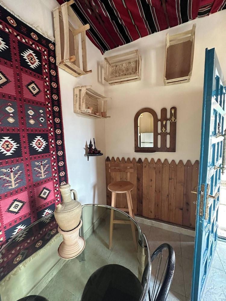 JRE Antica Old Apartment Al-lwebdeh Room Type - Apartment, 1 Bedroom, Smoking, Terrace