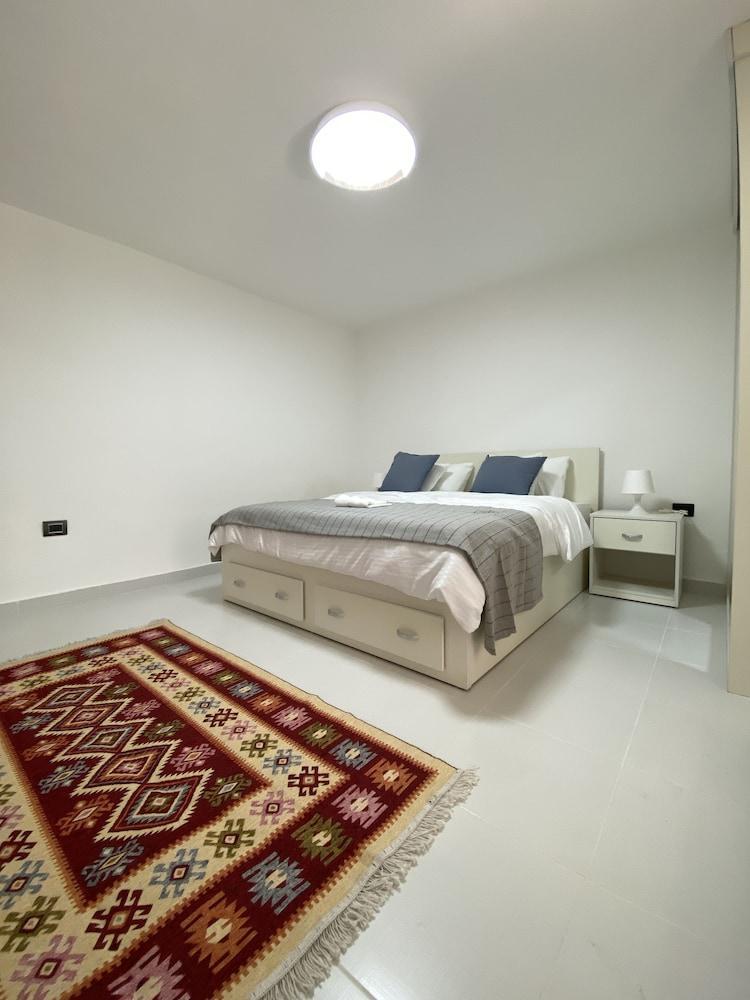 Lemon Tree Residence Room Type - Studio Suite