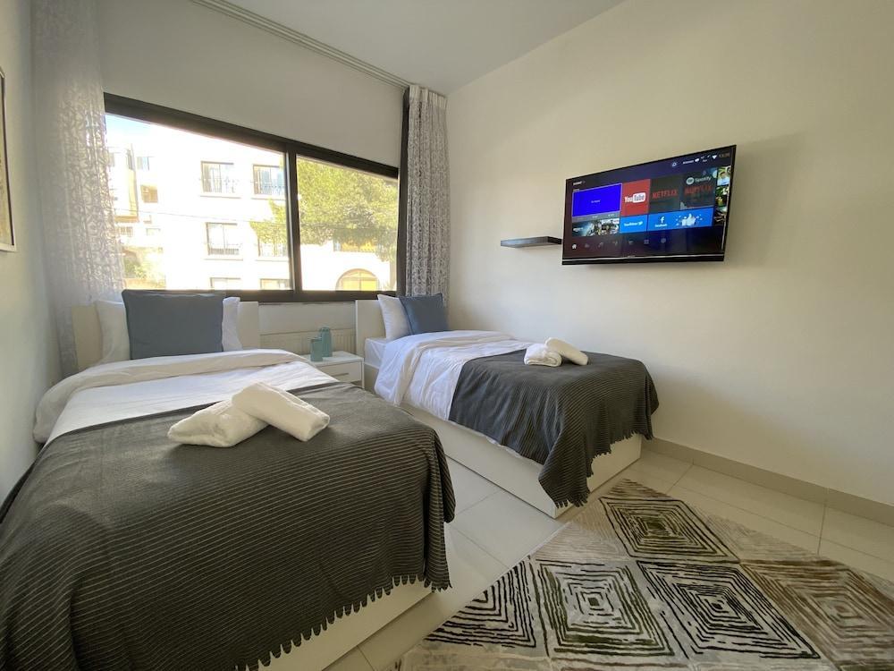 Lemon Tree Residence Room Type - Basic Twin Room