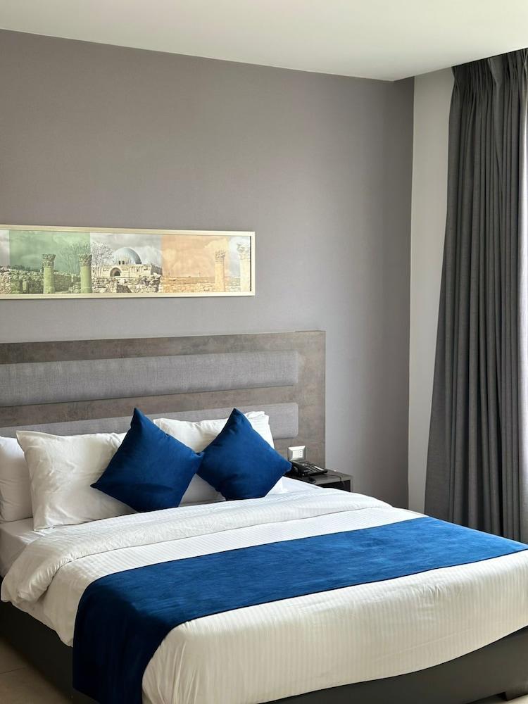 Liv weibdeh Room Type - Family Suite