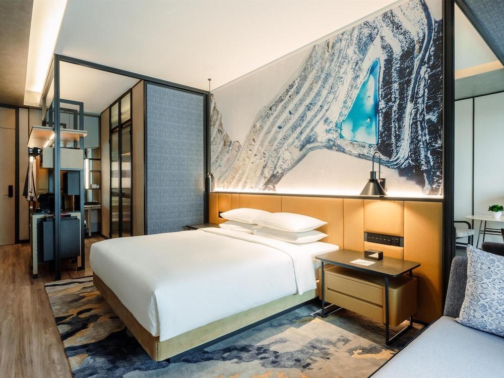 Hyatt Centric City Centre Kuala Lumpur Room Type - Basic Room, 1 King Bed