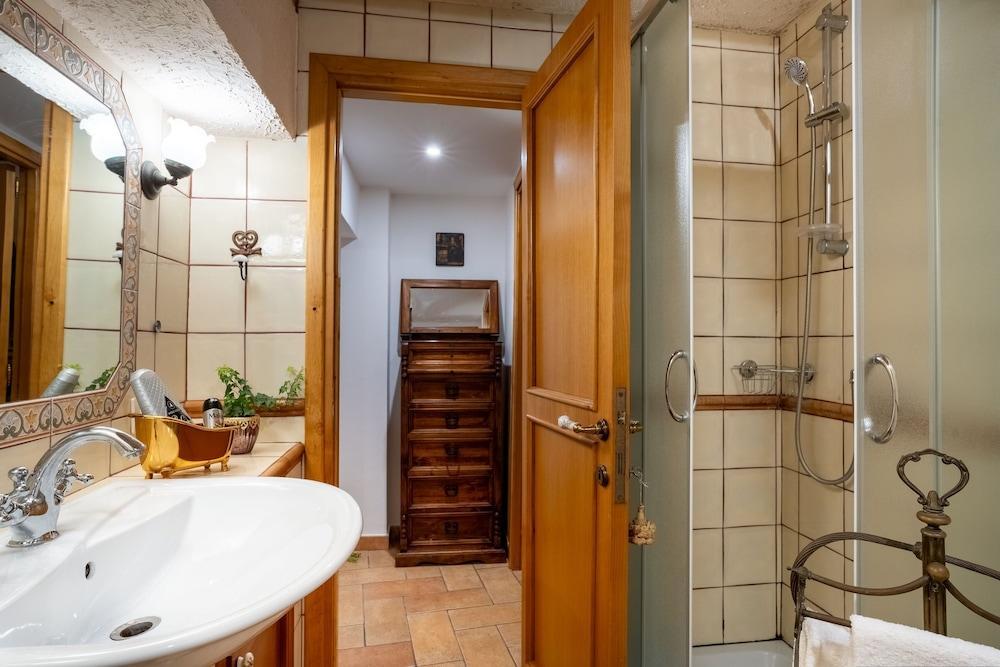 Domus Gelsomino, St Peter's Square, Vatican, Central Rome Room Type - Apartment, 1 Bedroom, Accessible, City View Domus Gelsomino, St Peter's Square, Vatican, Central Rome Room Type - Apartment, 1 Bedroom, Accessible, City View