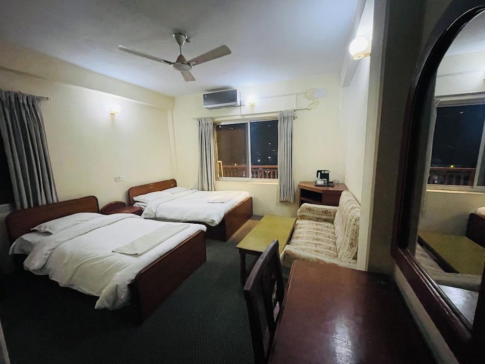 Hotel Vibe Room Type - Deluxe Double Room, Mountain View