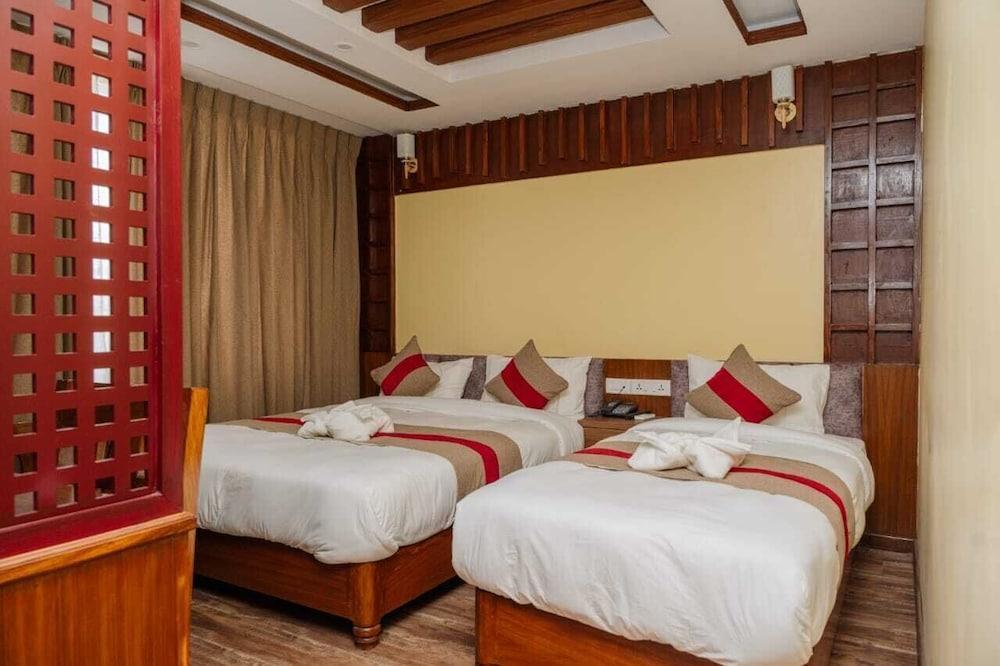 Hotel Royal Airport Room Type - Deluxe Double or Twin Room, Mountain View