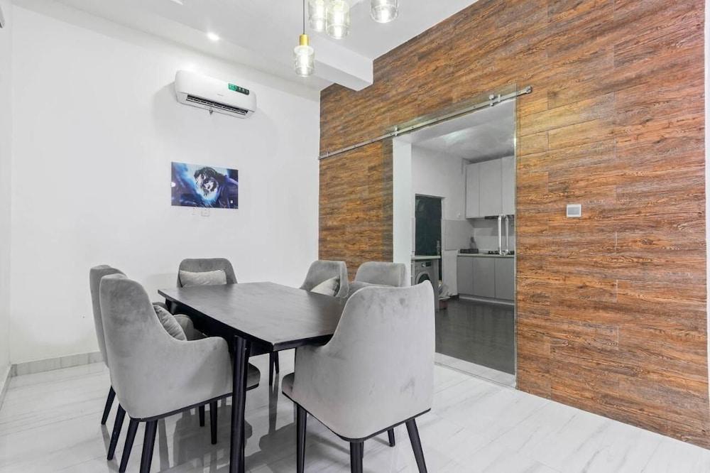 Gorgeous Shortlet Apartment Lekki - Tap to explore photos