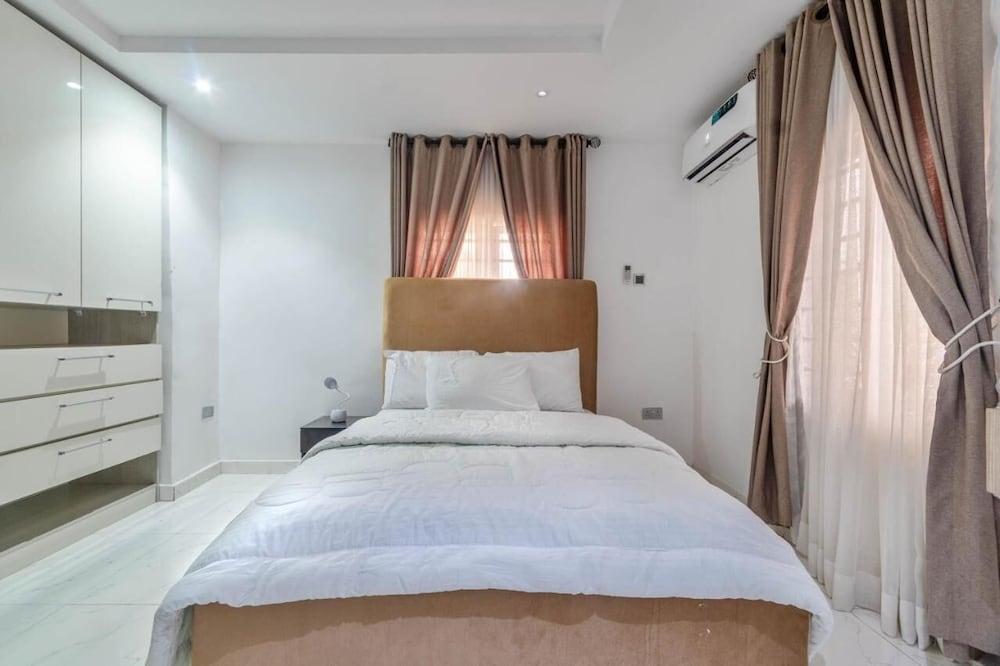 Gorgeous Shortlet Apartment Lekki - Tap to explore photos