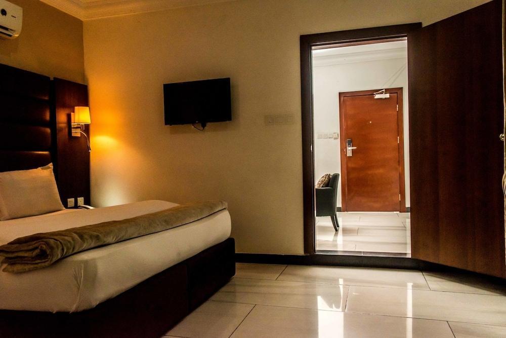Gran Melia Hotel Room Type - Gallery Room