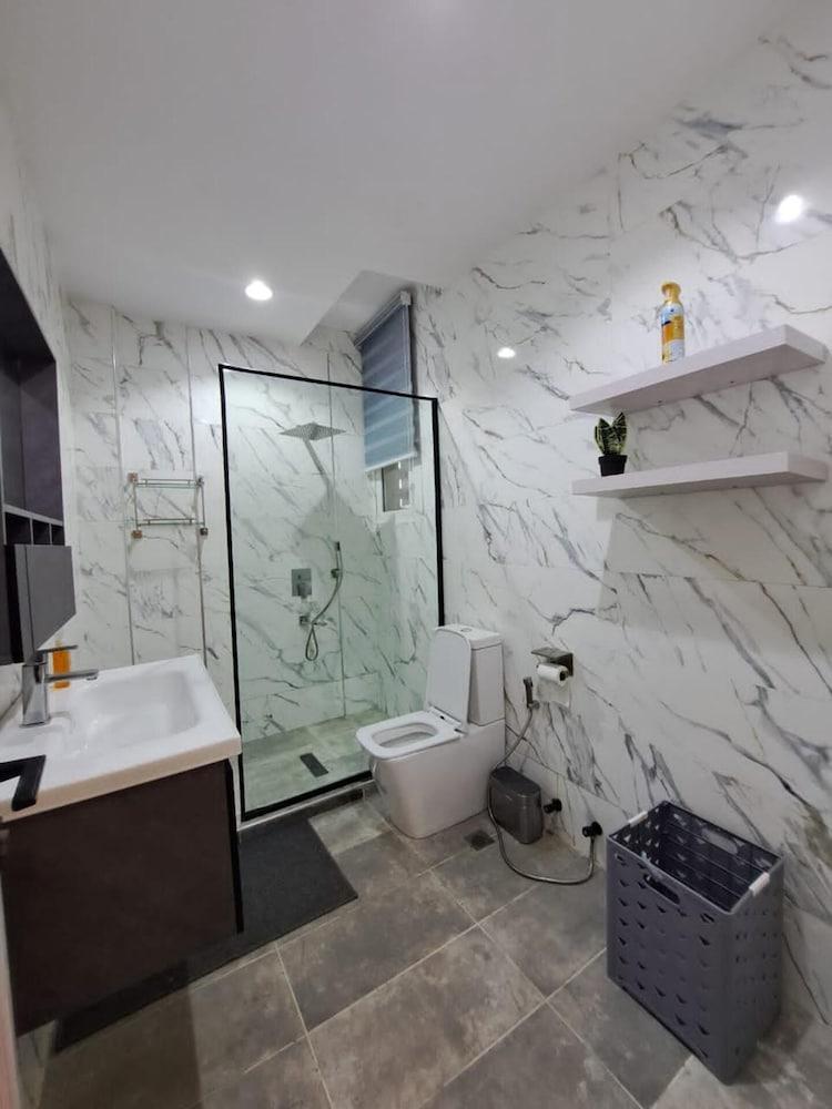 Luxurious Comfort in the Heart of Ikoyi Lagos - Tap to explore photos