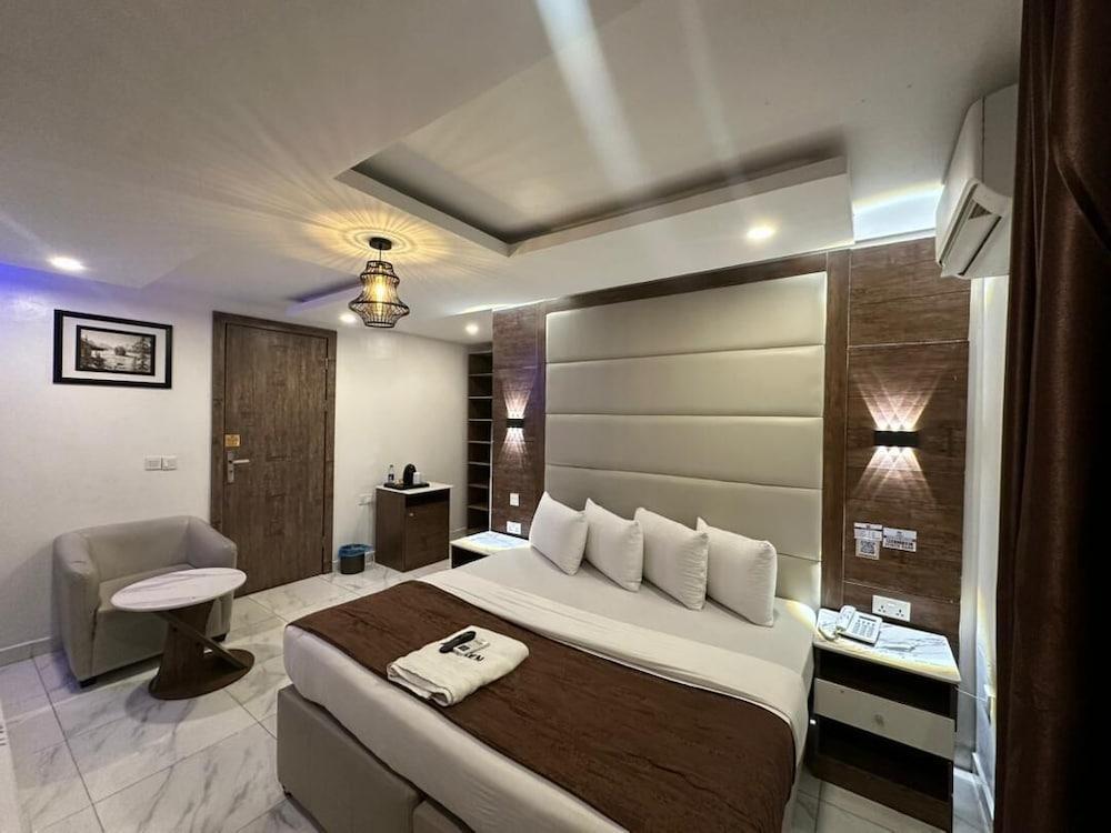 Presken Waters Room Type - Royal Room