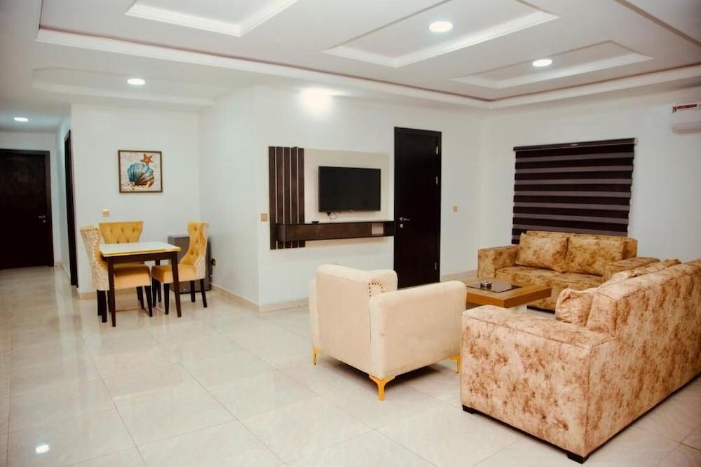 247 Luxury Hotel & Apartment Ajah - Tap to explore photos