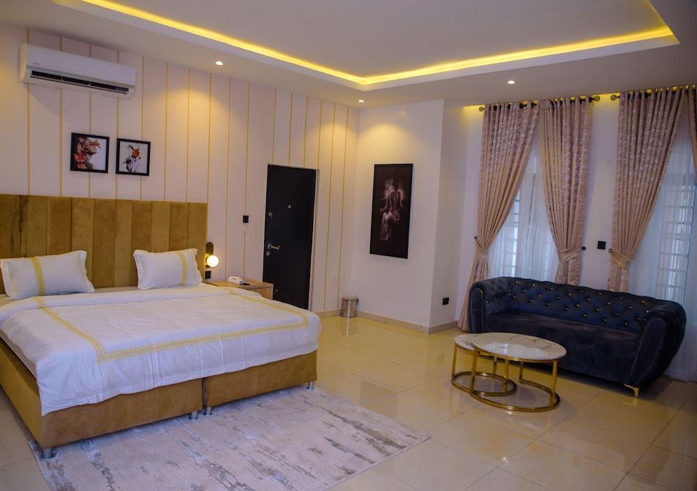 Elcastillo Homes Room Type - Luxury Suite