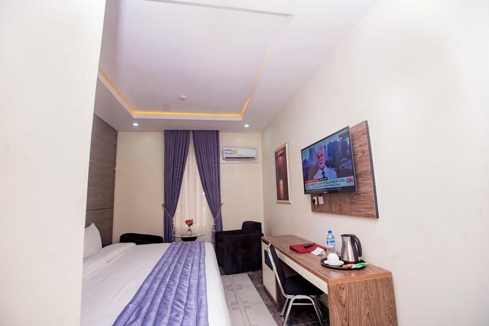 CHINBELL LUXURY HOTEL & SUITES LEKKI - Tap to explore photos