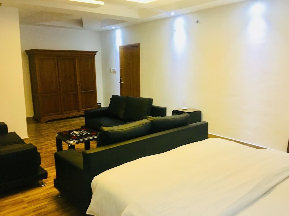 Peninsula Hotel & Towers Room Type - Studio