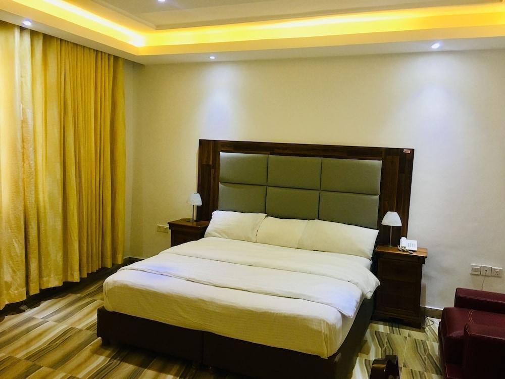 Peninsula Hotel & Towers Room Type - Executive Suite