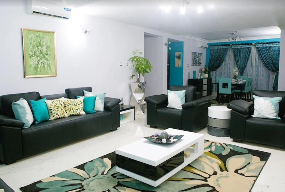 Droptop Suites Room Type - Apartment, 3 Bedrooms