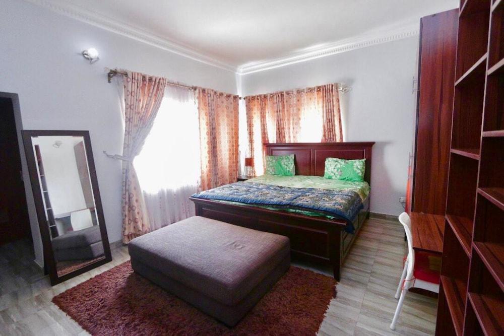 Droptop Suites Room Type - Apartment, 4 Bedrooms