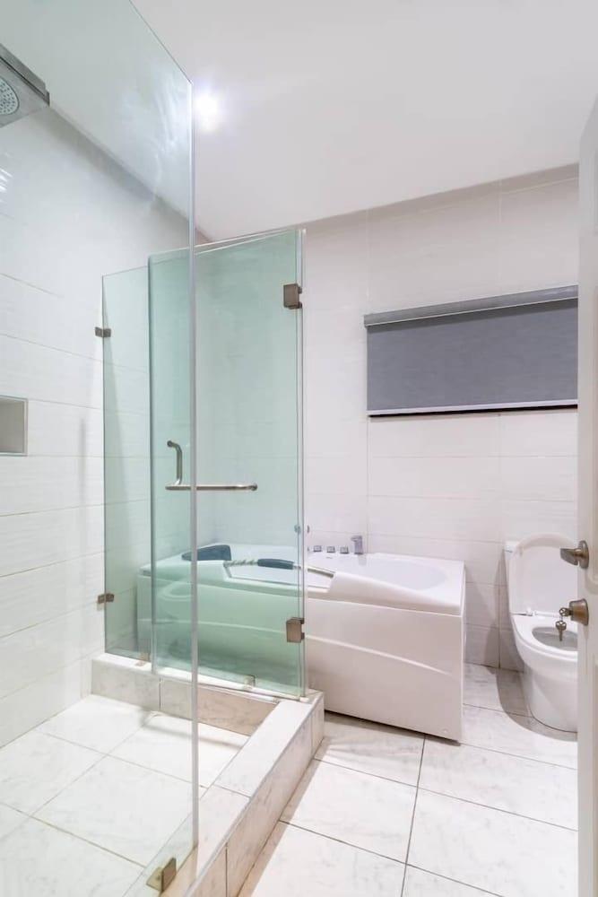 FQR Shortlet Room Type - Classic Townhome, 4 Bedrooms