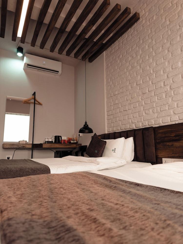 Jade City Hotel Room Type - Standard Twin Room, 2 Bedrooms, Balcony, City View