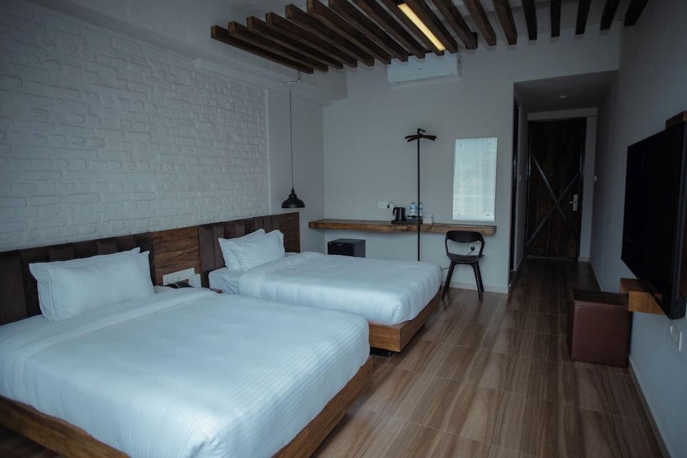 Jade City Hotel Room Type - Deluxe Twin Room