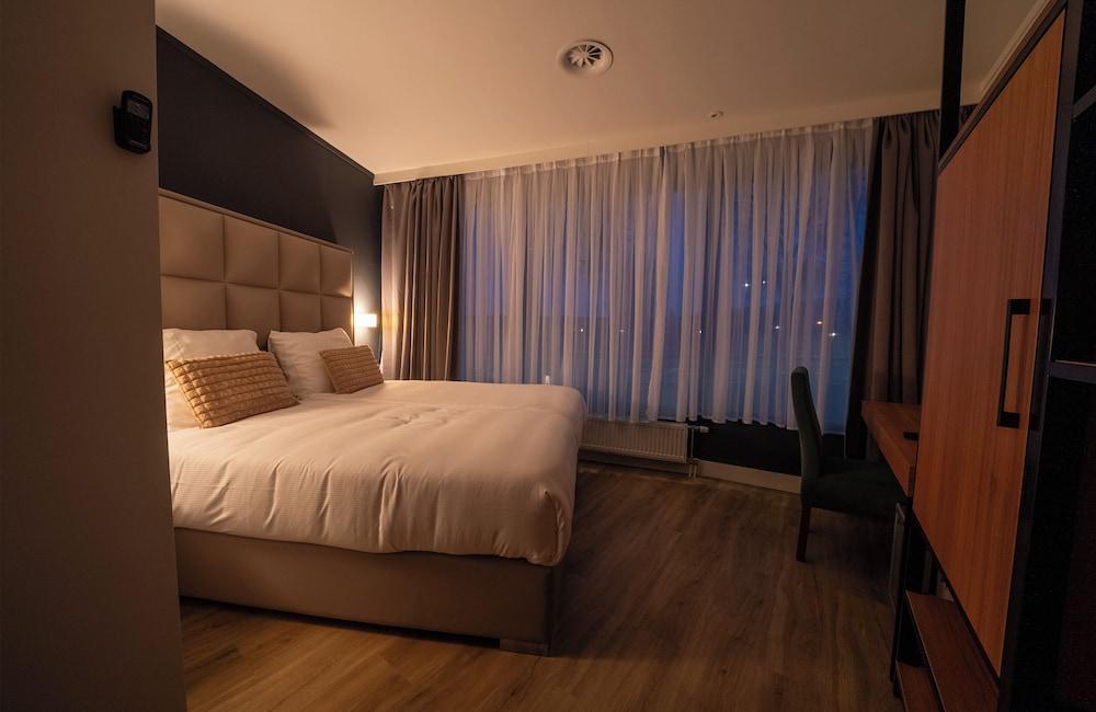 Ma Airport Hotel Room Type - Basic Twin Room