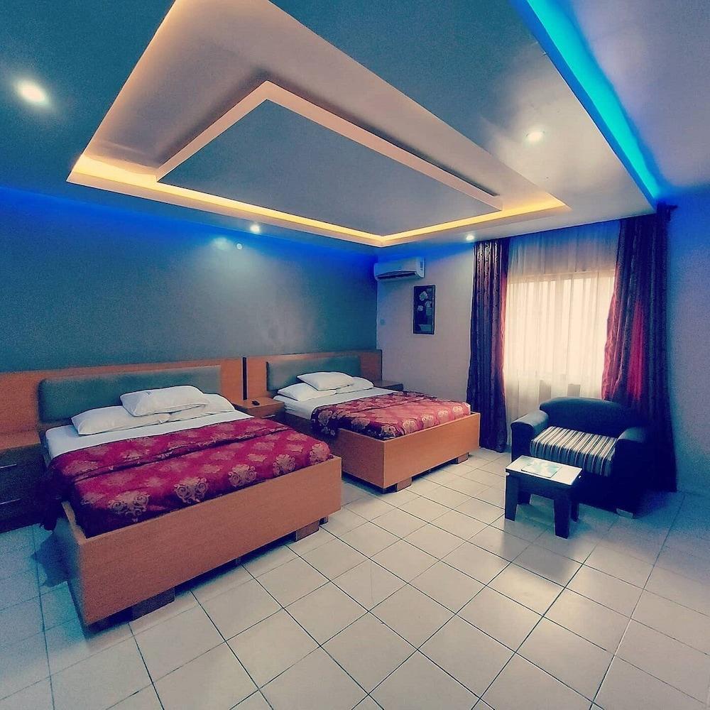 Piccadilly Suites and Luxury Apartment - Tap to explore photos
