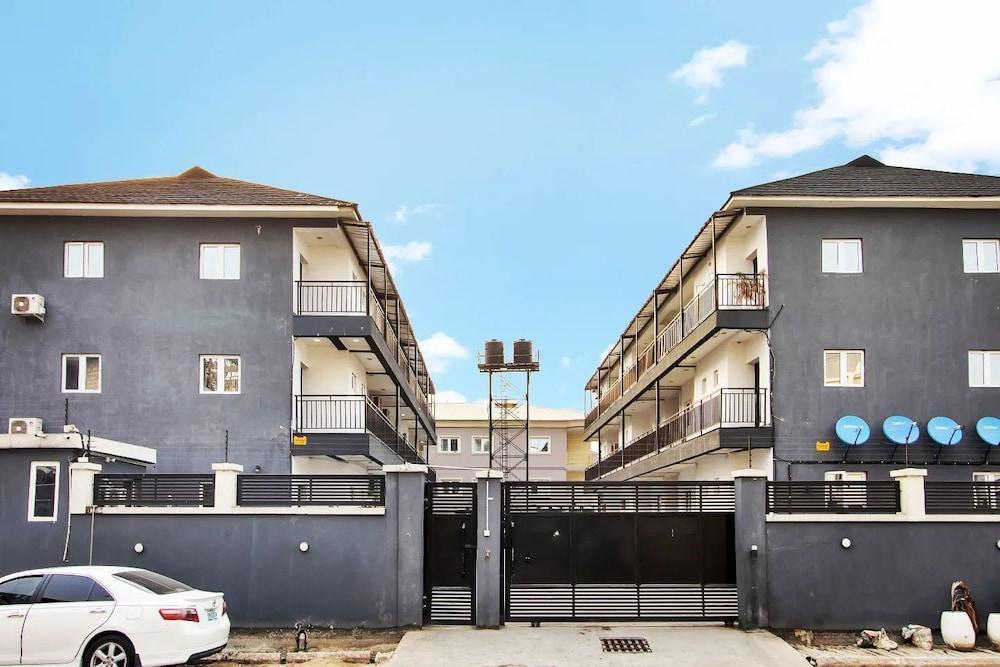 Siba Heights Hotel and Suites Lekki - Tap to explore photos