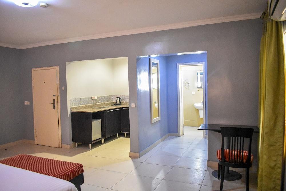 Emerald Cove Room Type - Royal Suite