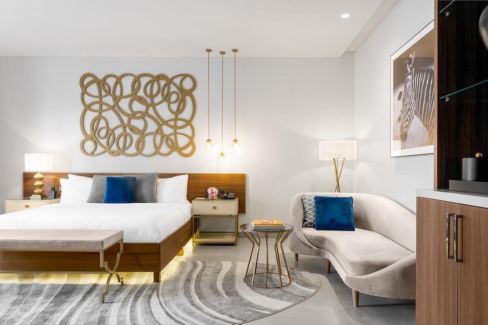 The Art Hotel Room Type - Deluxe King Room
