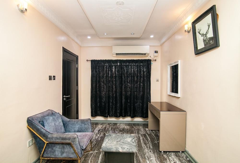 Platinum Inn Gee Hotel Ikoyi - Tap to explore photos