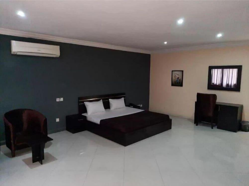Solitaire hotel Lekki Room Type - Signature Room