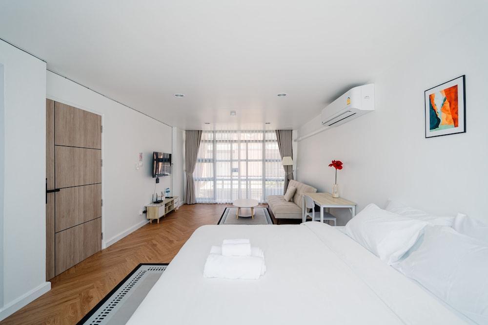 Mitt Haus BKK Room Type - Classic Double Room, 1 King Bed with Sofa bed