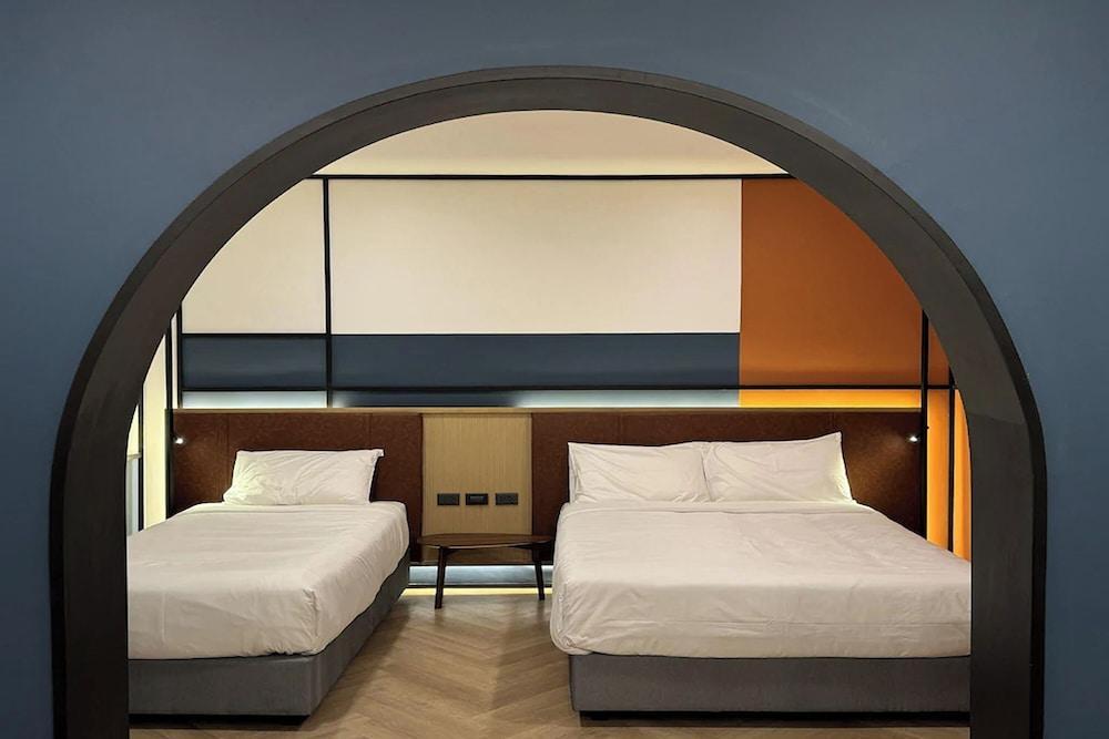 Parcel Hotel Bangkok Room Type - Deluxe King Suite