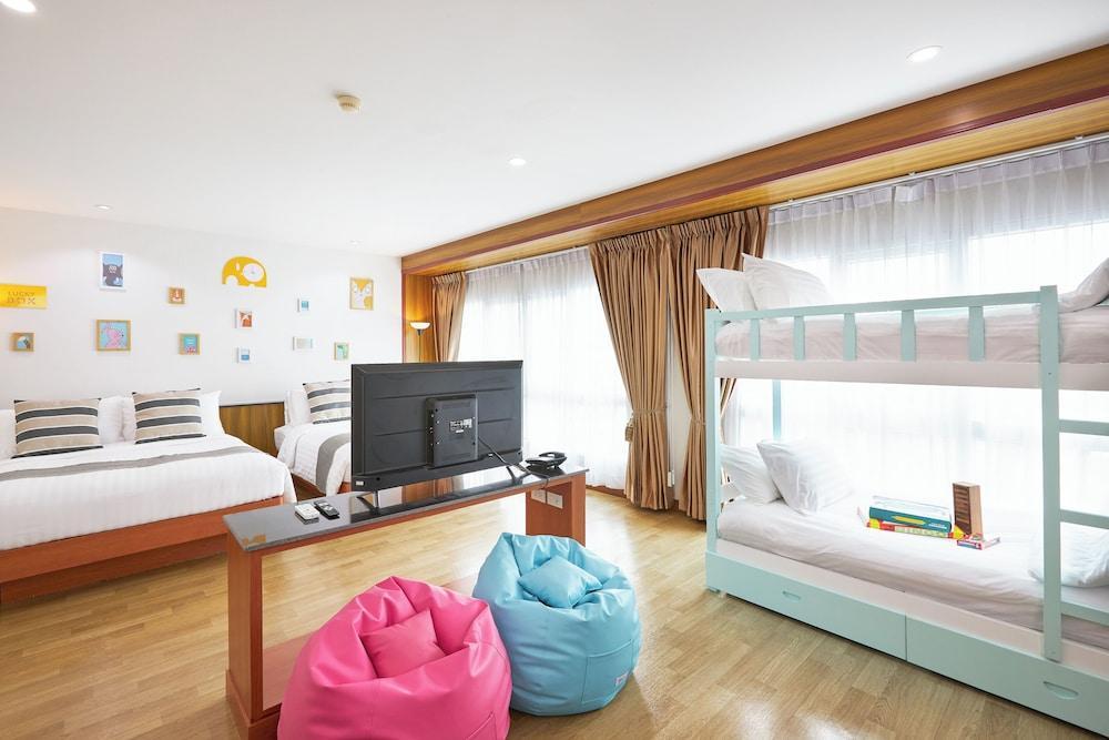 Cozy Don Mueang Hotel Room Type - Family Room
