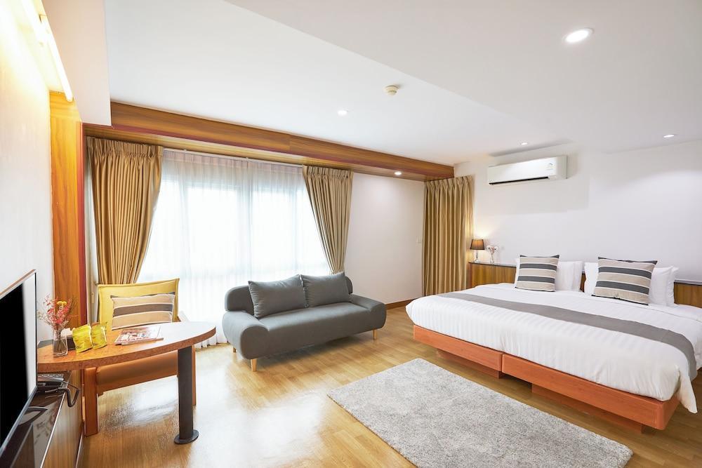 Cozy Don Mueang Hotel Room Type - Premier Deluxe Double Room