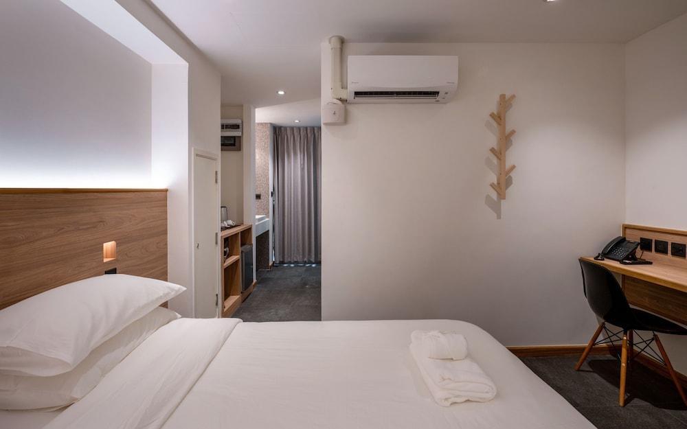 ZEN MASTER HOTEL Room Type - Superior Room, 1 King Bed, City View
