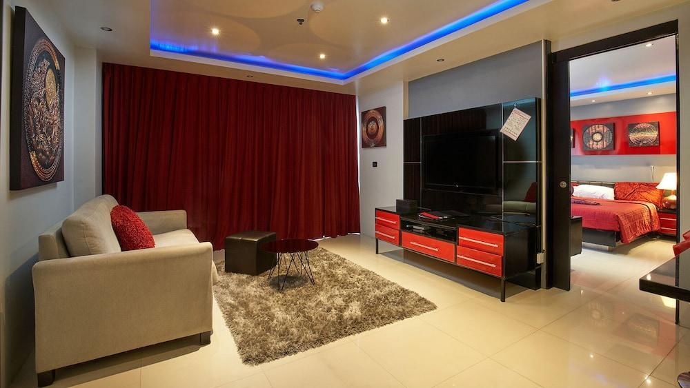 Condo In The Heart Of Patong Wlk St ABS1 - Tap to explore photos