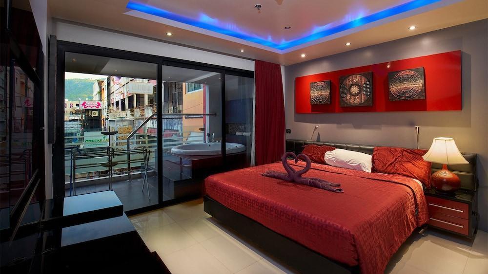 Condo In The Heart Of Patong Wlk St ABS1 - Tap to explore photos