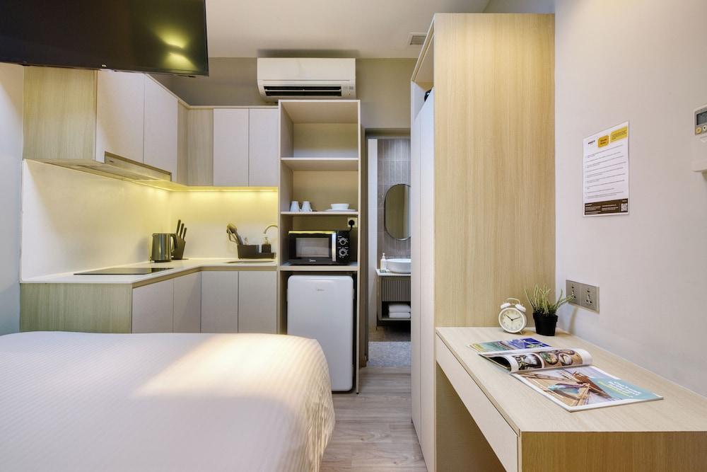 Habyt Studios Kallang Room Type - Deluxe Studio, 1 Queen Bed, No Windows