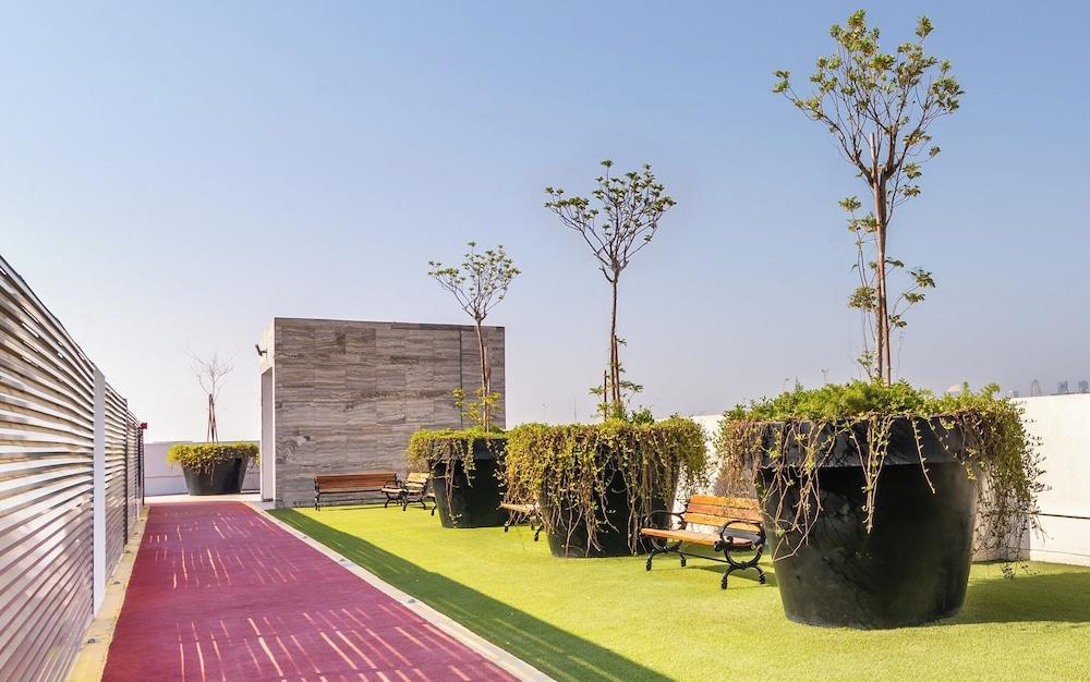 Central Inn Hotel & Suites - Al Sadd, Doha, Qatar - Tap to explore photos