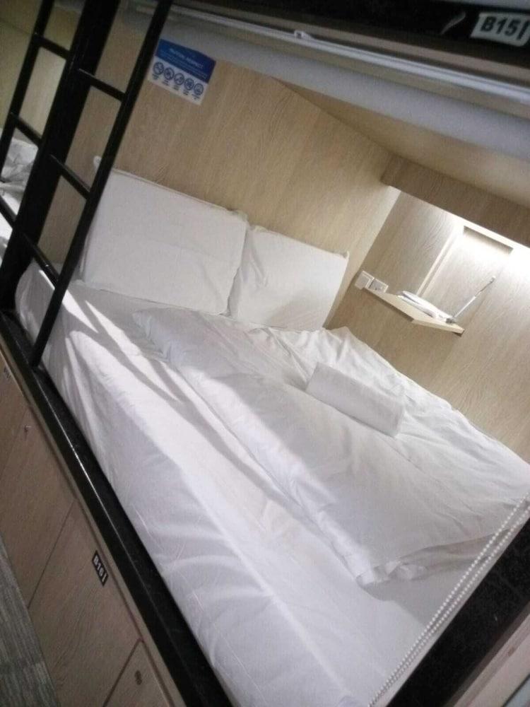 The Room @Bugis Room Type - Standard Shared Dormitory Queen Bed Room E_MIX GENDER