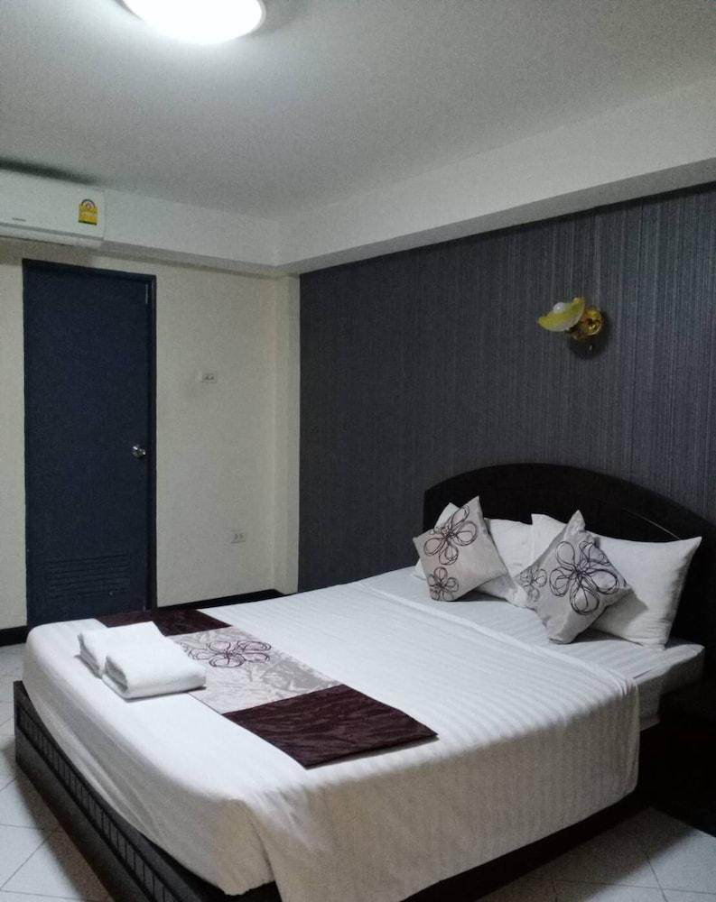 Leelawadee Resotel Ramkhamkaeng 65 Room Type - Family Double Room
